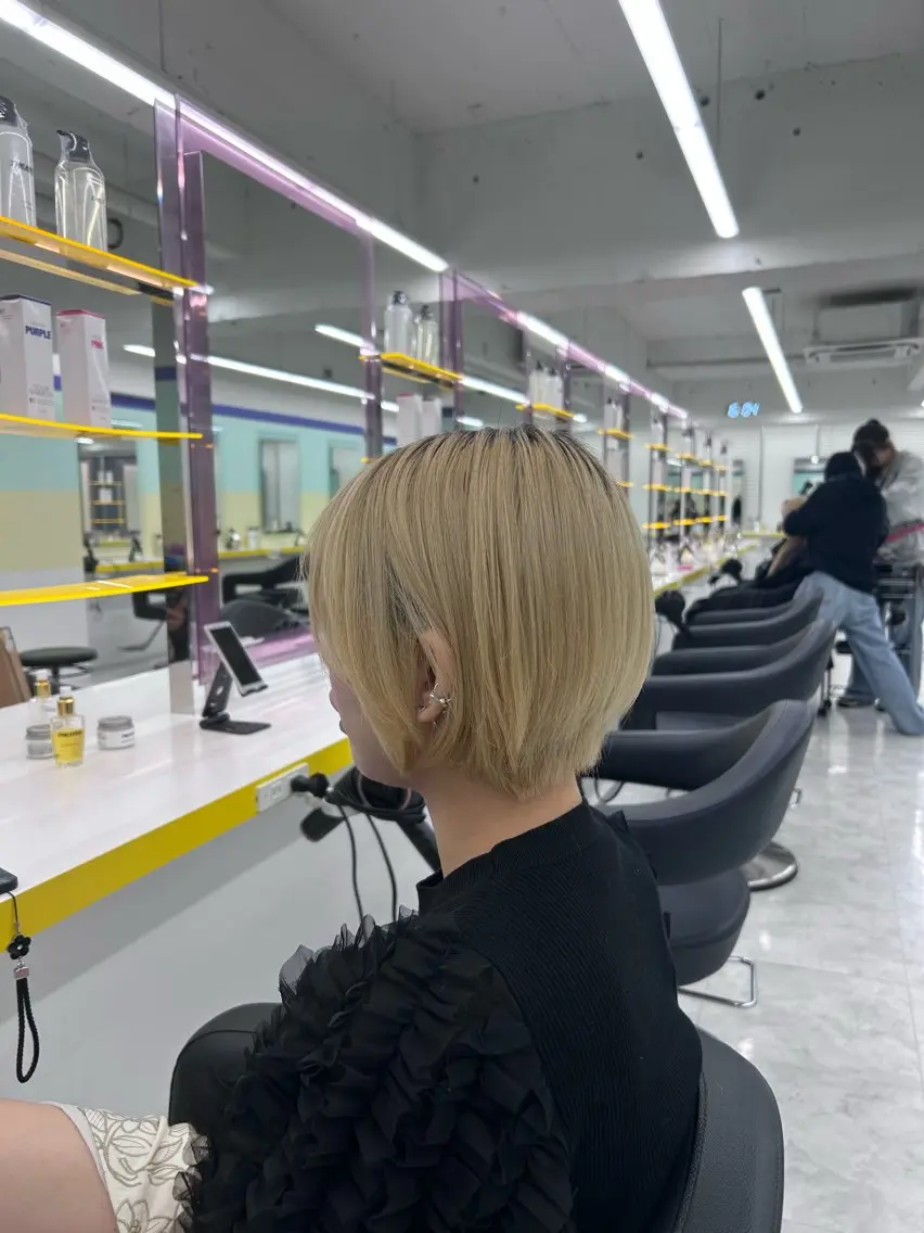 ショート ふわっと抜け感🫧 ブラウンベージュ🤎のヘアスタイル