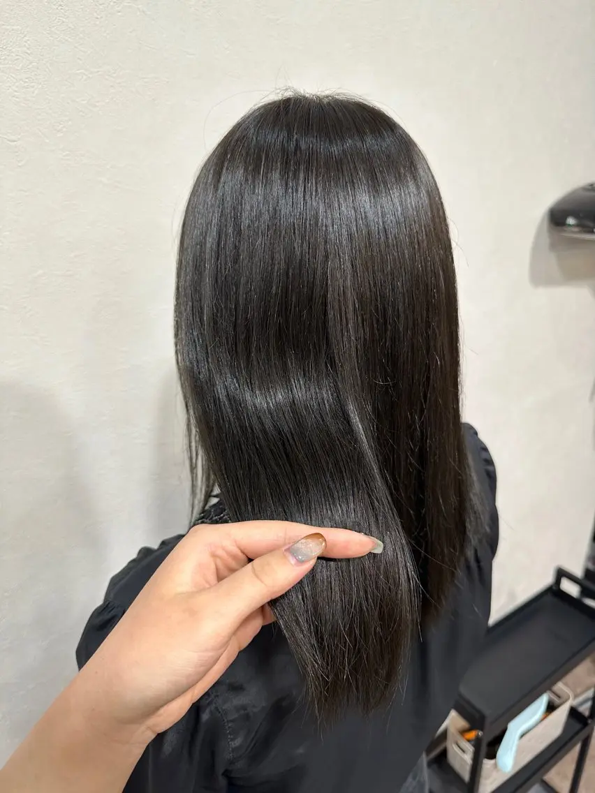 セミロング カラー 亀井 結夏🐾 池袋のヘアスタイル