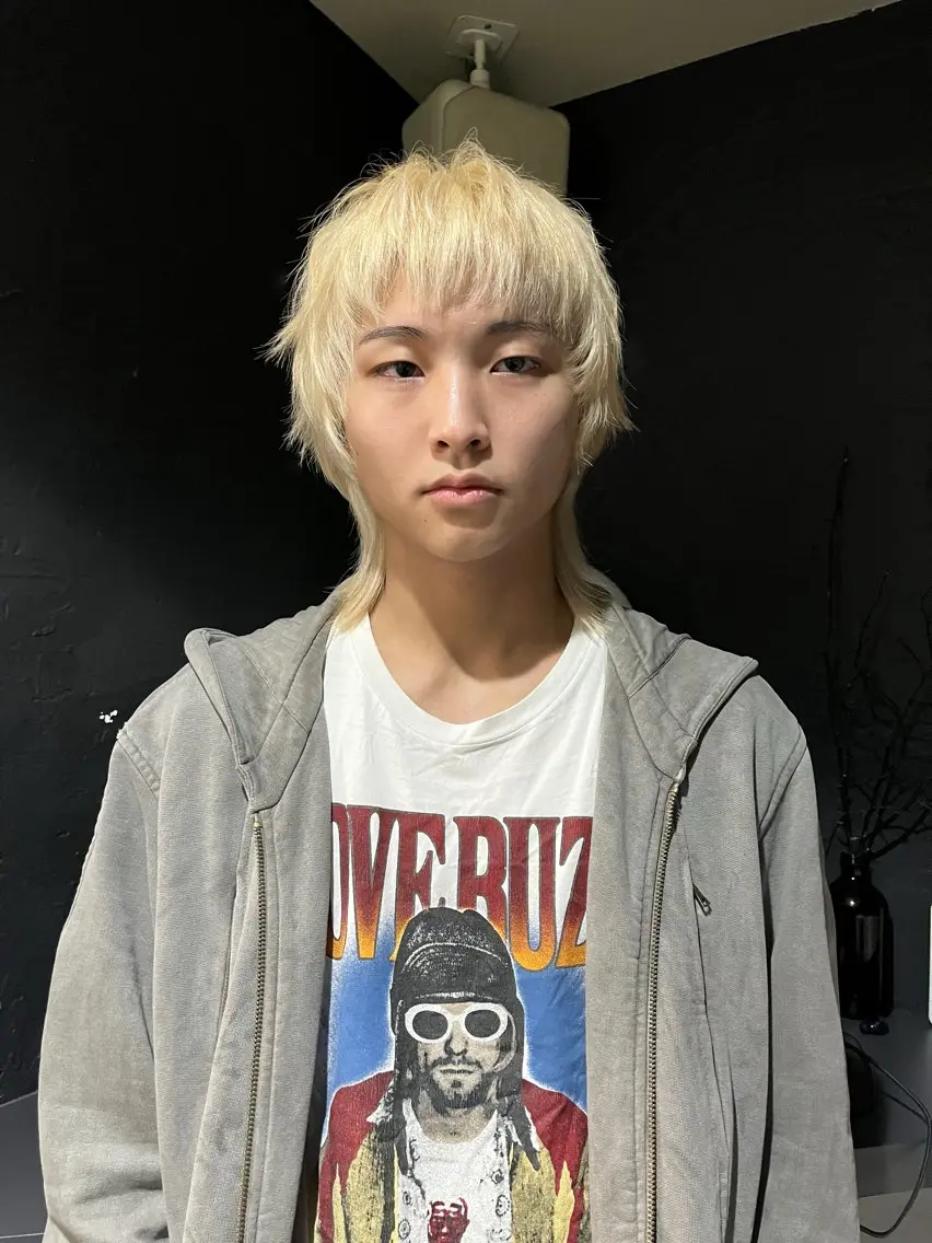 艶々ブロンドヘアに💛ケアブリーチのみ(リタッチ)＋トリートメントの写真