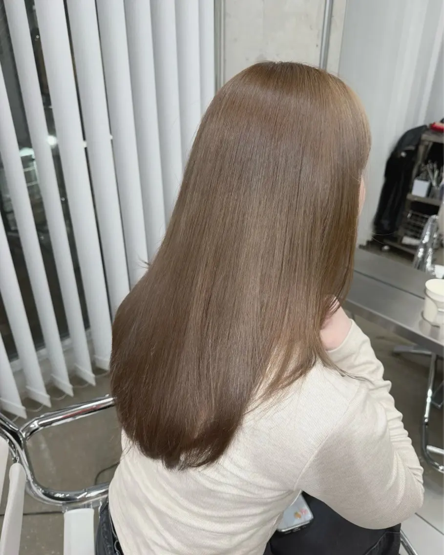セミロング カラー ブリーチ ダブルカラー ブリーチなしカラー カット ヘアカラー トリートメント 高橋大樹/グレー ジュ/ブリーチなしのヘアスタイル