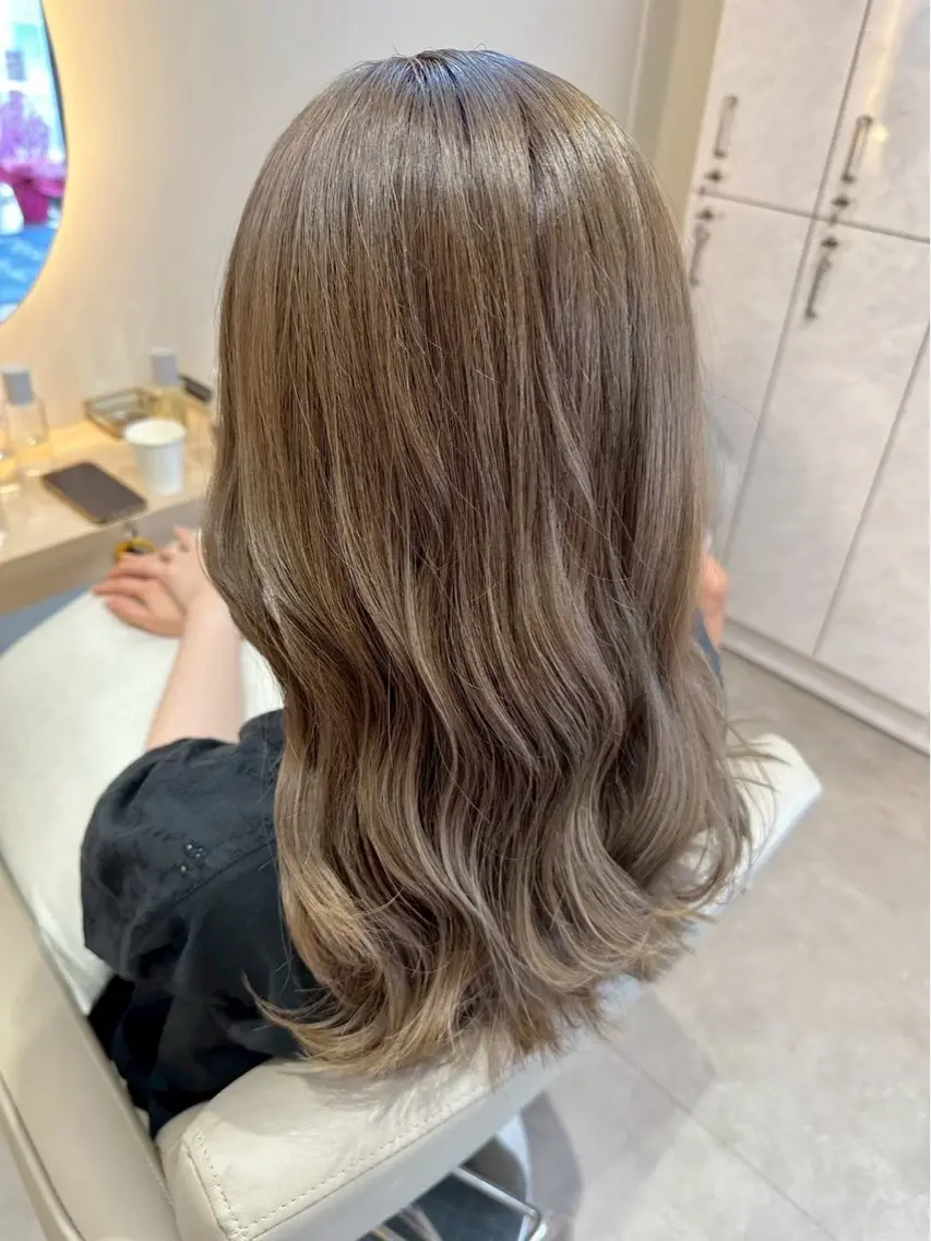 ロング 🩵透明感カラー🩵 TOMOのヘアスタイル