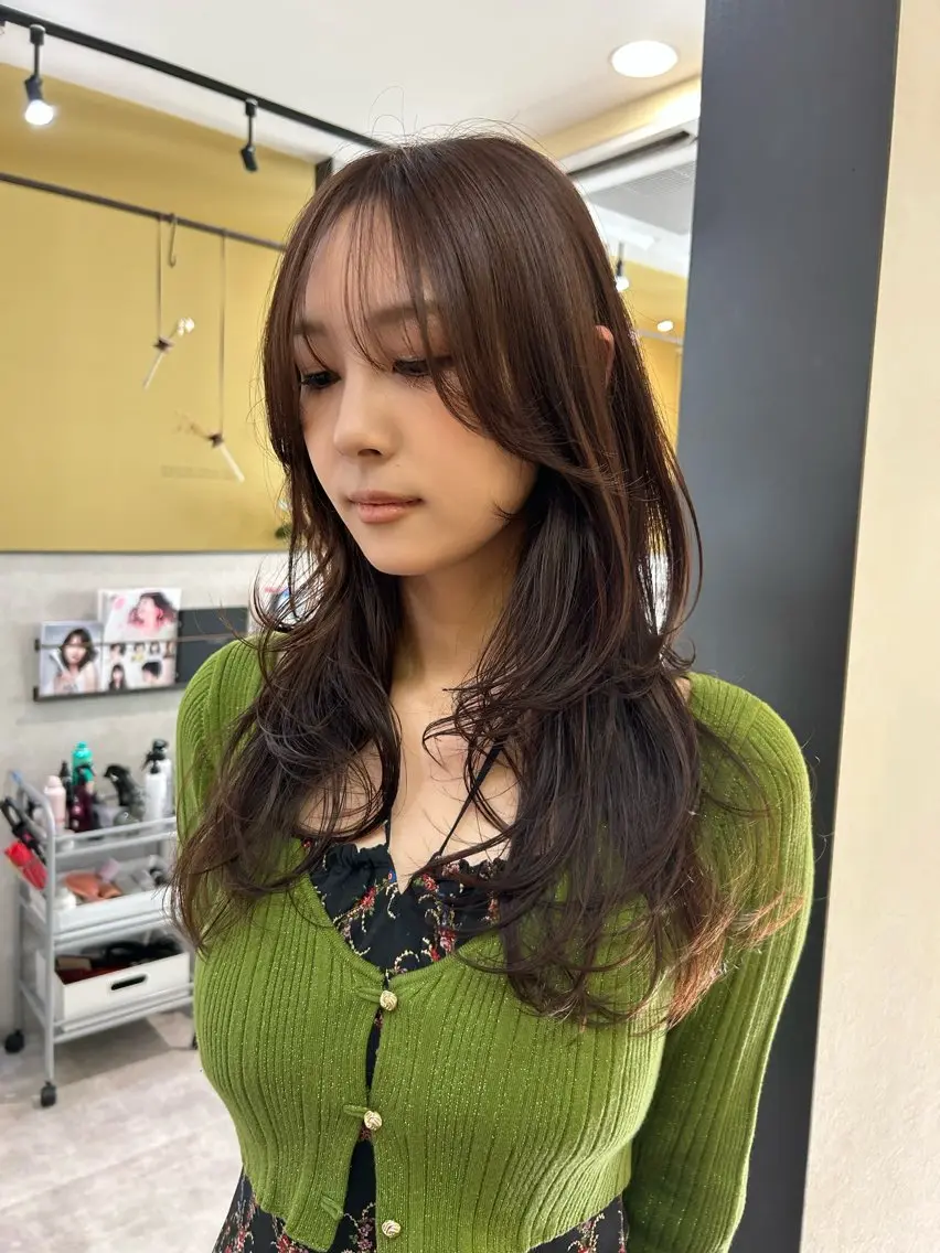 ロング カラー ブラウンカラー ショコラブラウン レイヤーカット カット ヘアカラー トリートメント hubhair レイヤー/透明感のヘアスタイル