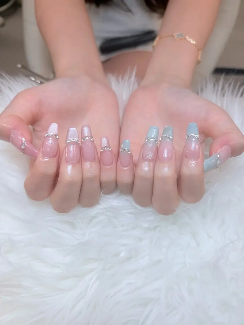 ネイル ハンドネイル ハンドケア Anh Nail 歌舞伎町のネイルデザイン