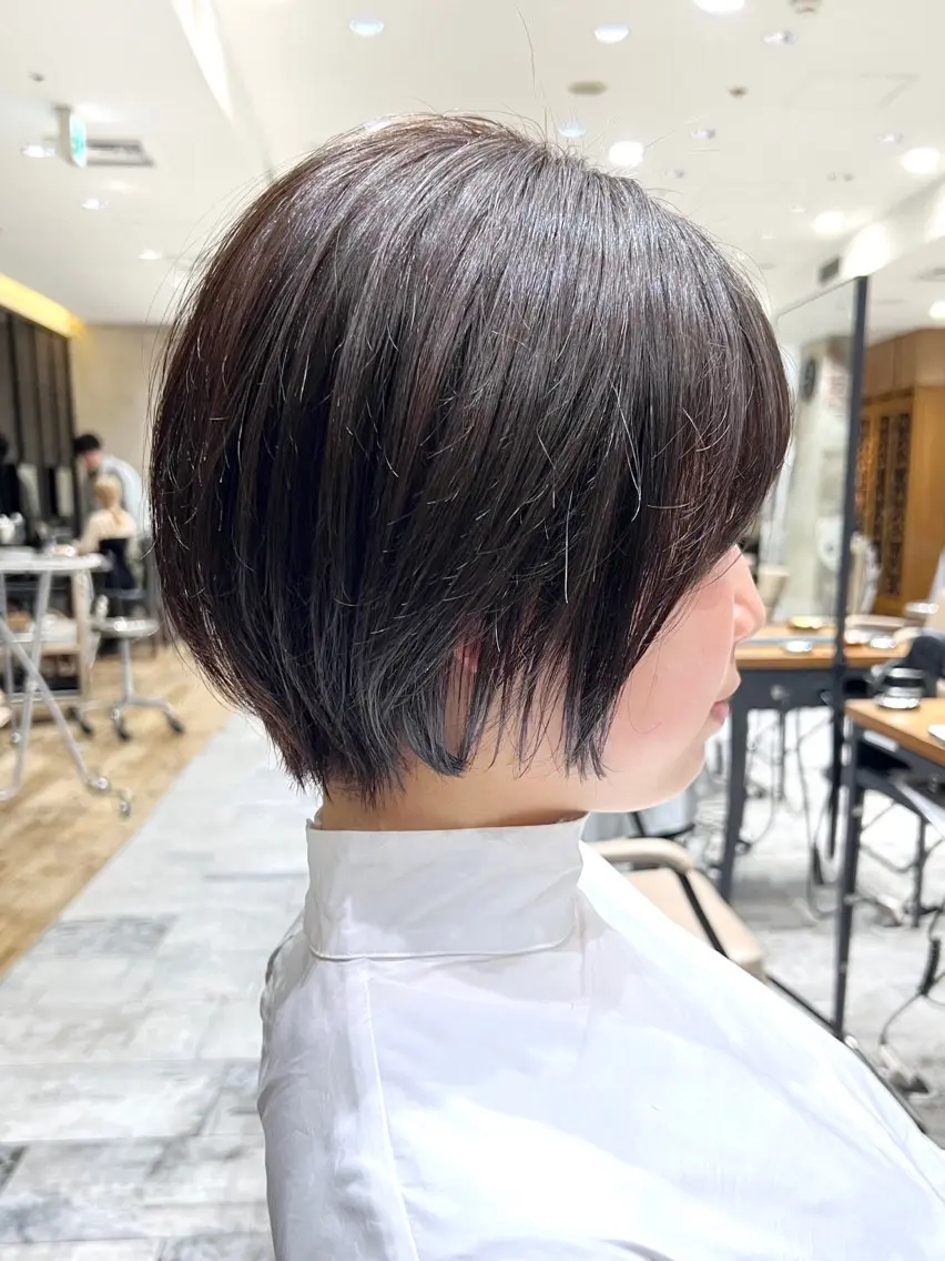 ショート カラー カット ヘアカラー トリートメント 💍新宿ショート 💍岩田莉奈のヘアスタイル