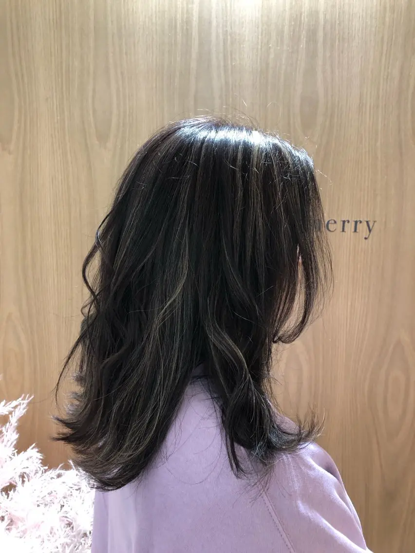 ミディアム こうやま みるのヘアスタイル