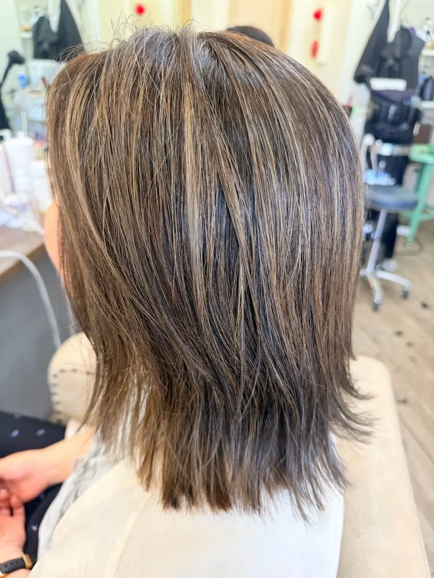 ミディアム カラー カット ヘアカラー トリートメント 鶴見 和美のヘアスタイル