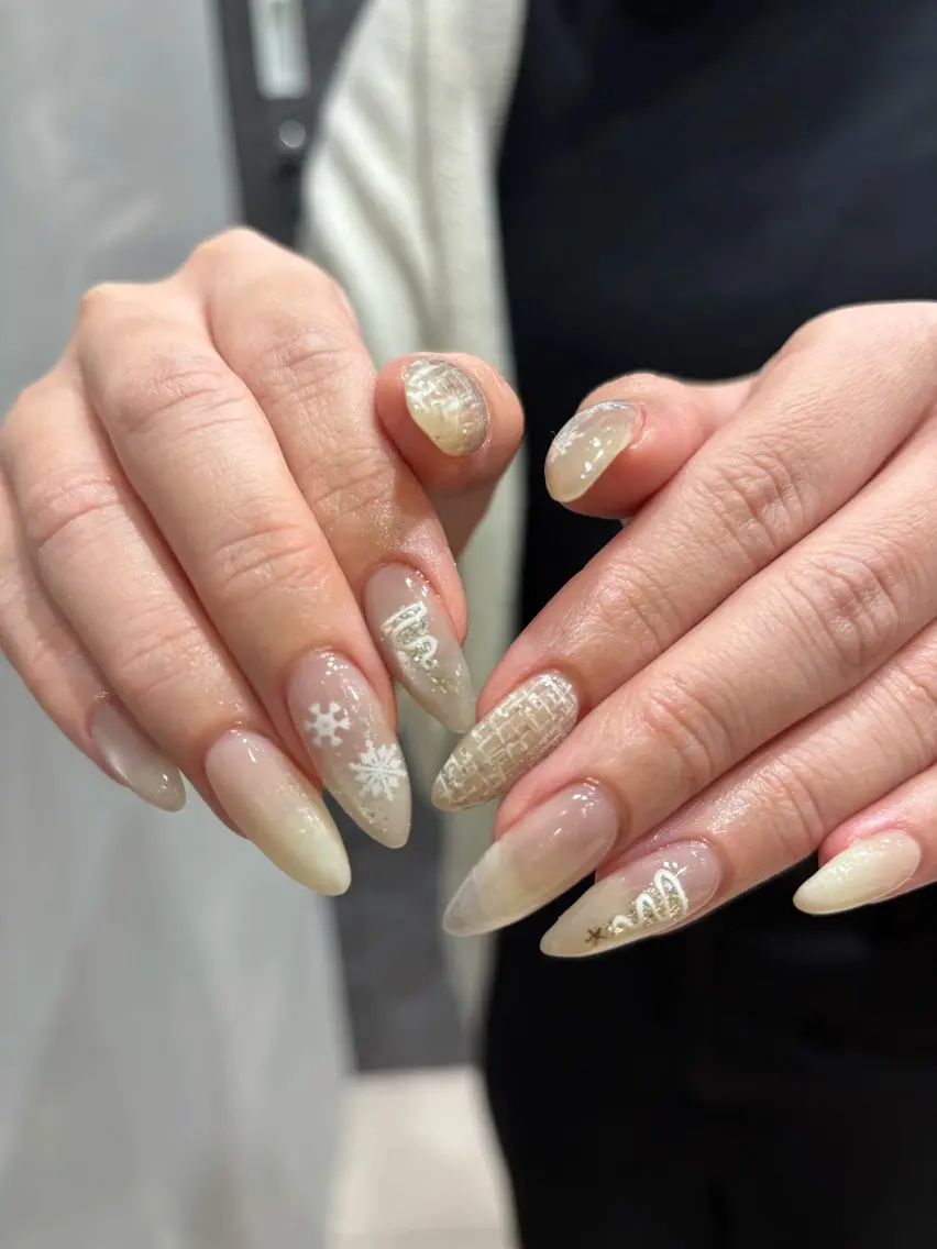 ネイル 冬ネイル クリスマス ハンドネイル N° nail_ fuyukaのネイルデザイン