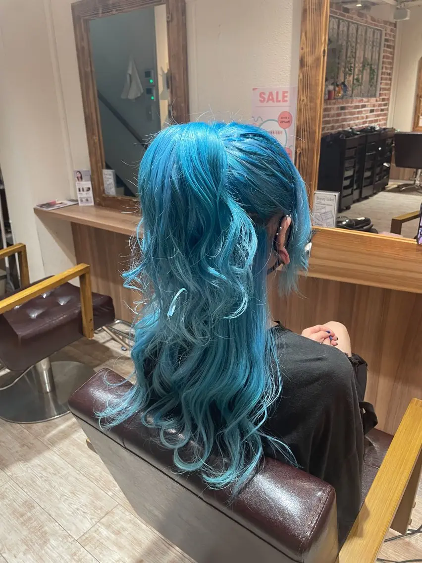 ロング カラー ブルーカラー ヘアカラー 元自衛官美容師 つや。のヘアスタイル