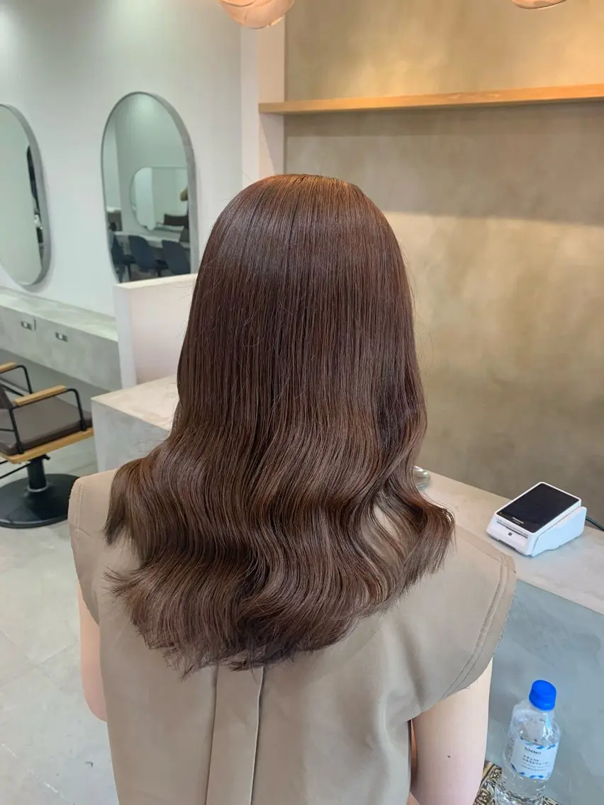 セミロング カラー ベージュカラー ココアベージュ カット ヘアカラー トリートメント little 小濱彰太のヘアスタイル