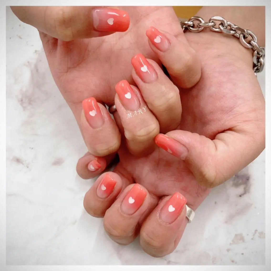 ネイル グラデーション ハート ニュアンスネイル ピンク シンプルネイル ハンドネイル Mary nail .narumiのネイルデザイン
