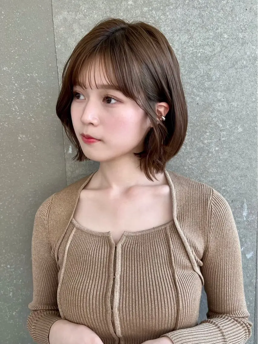 ショート ボブレイヤー ボブ くびれヘア 韓国風ヘア レイヤーカット カット ヘアカラー トリートメント 小顔レイヤー/顔周り 艶髪カラー/金山のヘアスタイル