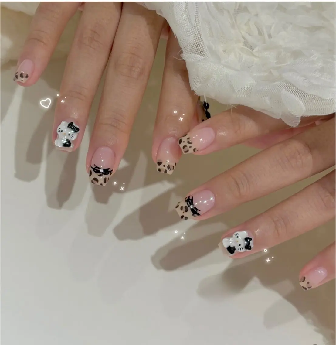 ネイル フレンチネイル キラキラネイル マグネットネイル ミラーネイル ニュアンスネイル ハンドネイル Tira Nailのネイルデザイン