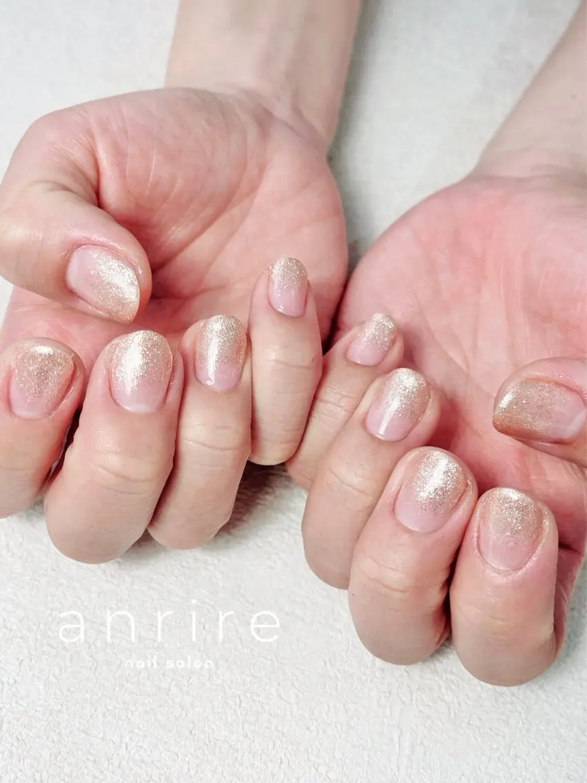 ネイル ジェルネイル グラデーション キラキラネイル ラメ(グリッター) ラメグラデーション ハンドネイル nailsalon anrireのネイルデザイン