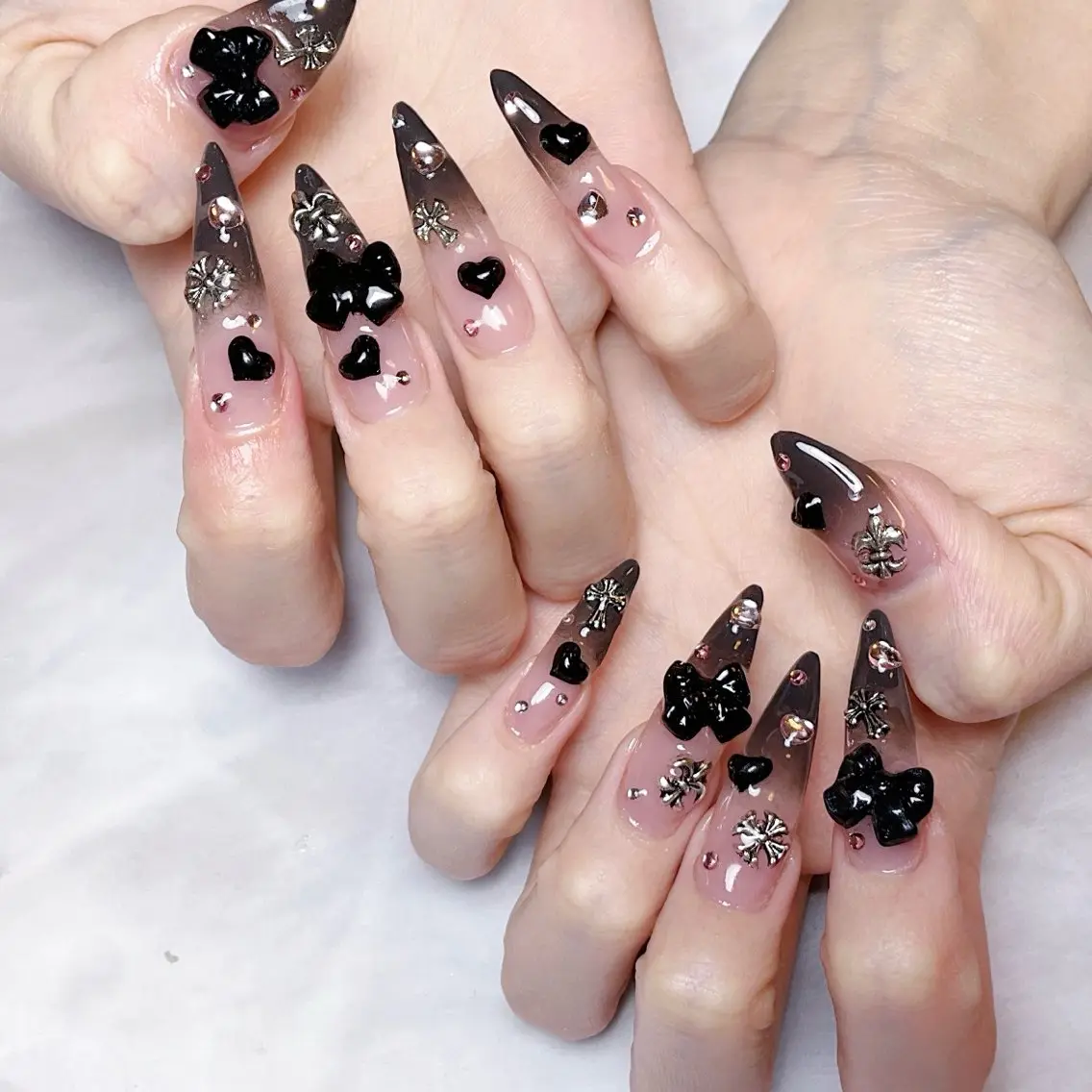 ネイル ハンドネイル 🍭Yun nail hyejin🌸のネイルデザイン