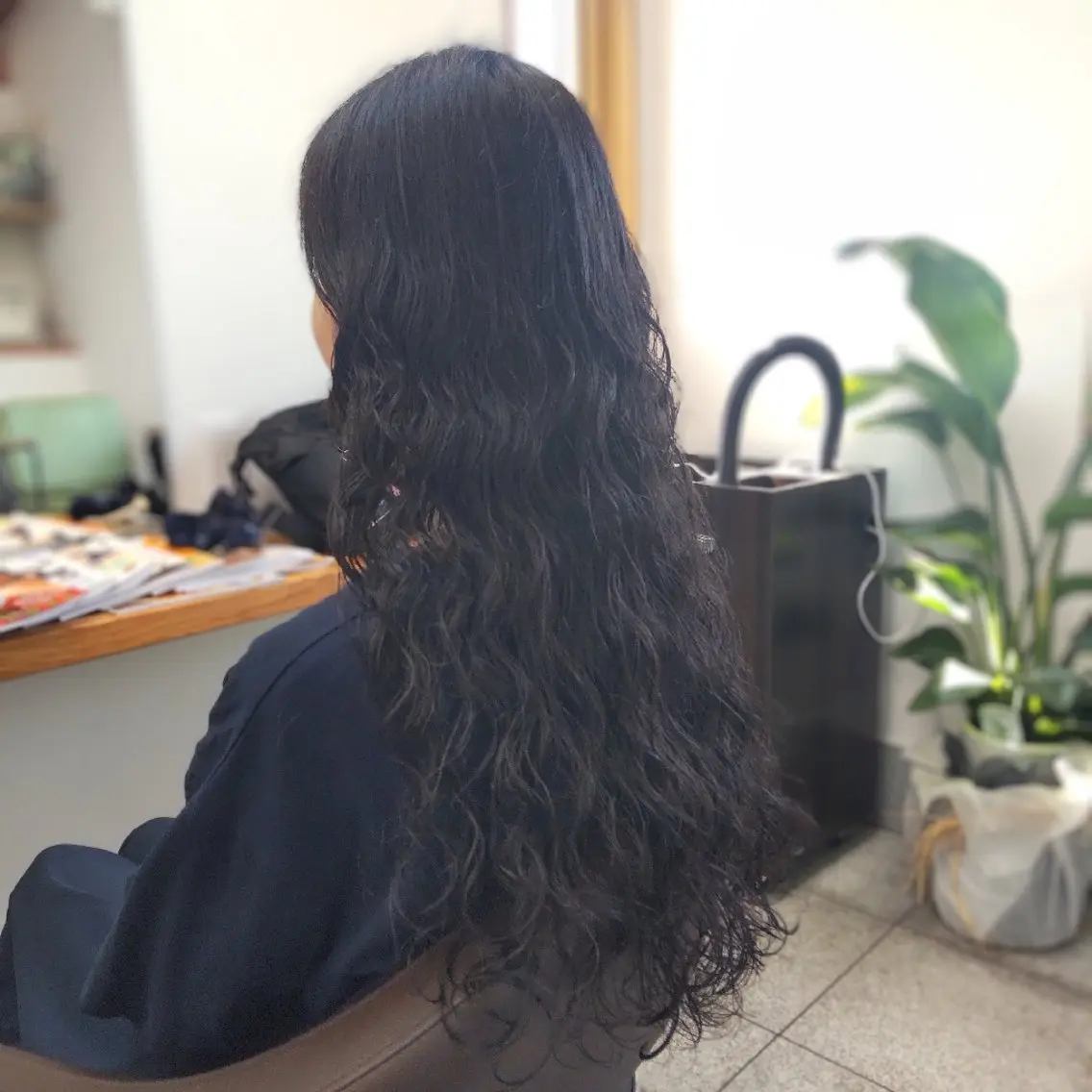 ロング ロング パーマ Threege スリージェのヘアスタイル