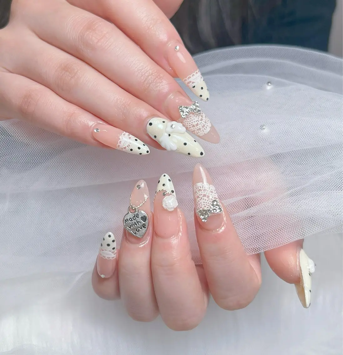 ネイル アートネイル オーロラネイル チークネイル 長さ出し フットネイル Miya _nailのネイルデザイン