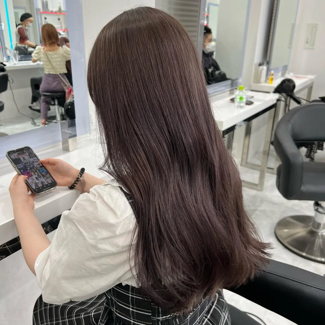 ロング カラー パーマ ヘアアレンジ メンズ キッズ ネイル マツエク・マツパ アイブロウ メンズブリーチ メンズハイトーン メンズインナーカラー メンズ韓国風 ベージュカラー カット ヘアカラー トリートメント ヘッドスパ 💕トレンドうる艶髪 💕TUNE銀座のヘアスタイル