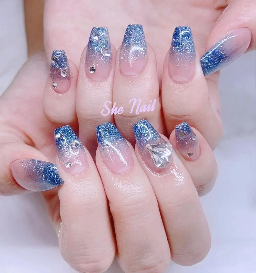 ネイル 長さ出し シンプルネイル ネイルチップ ISA_ BELLAのネイルデザイン
