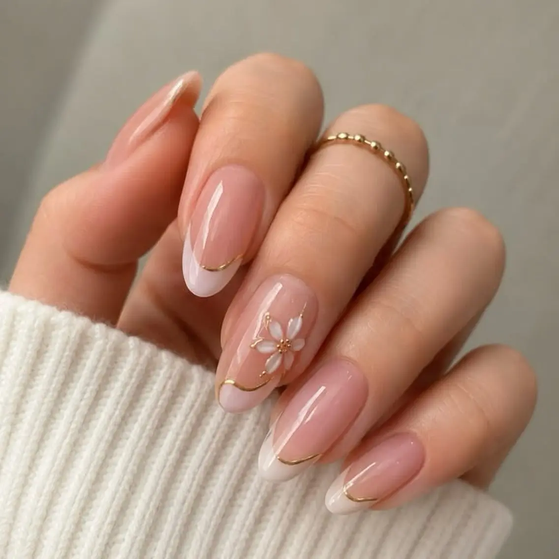 ネイル アートネイル フラワーネイル フレンチネイル ジェルネイル ゴールド ハンドネイル ハンドケア Umee Nailのネイルデザイン