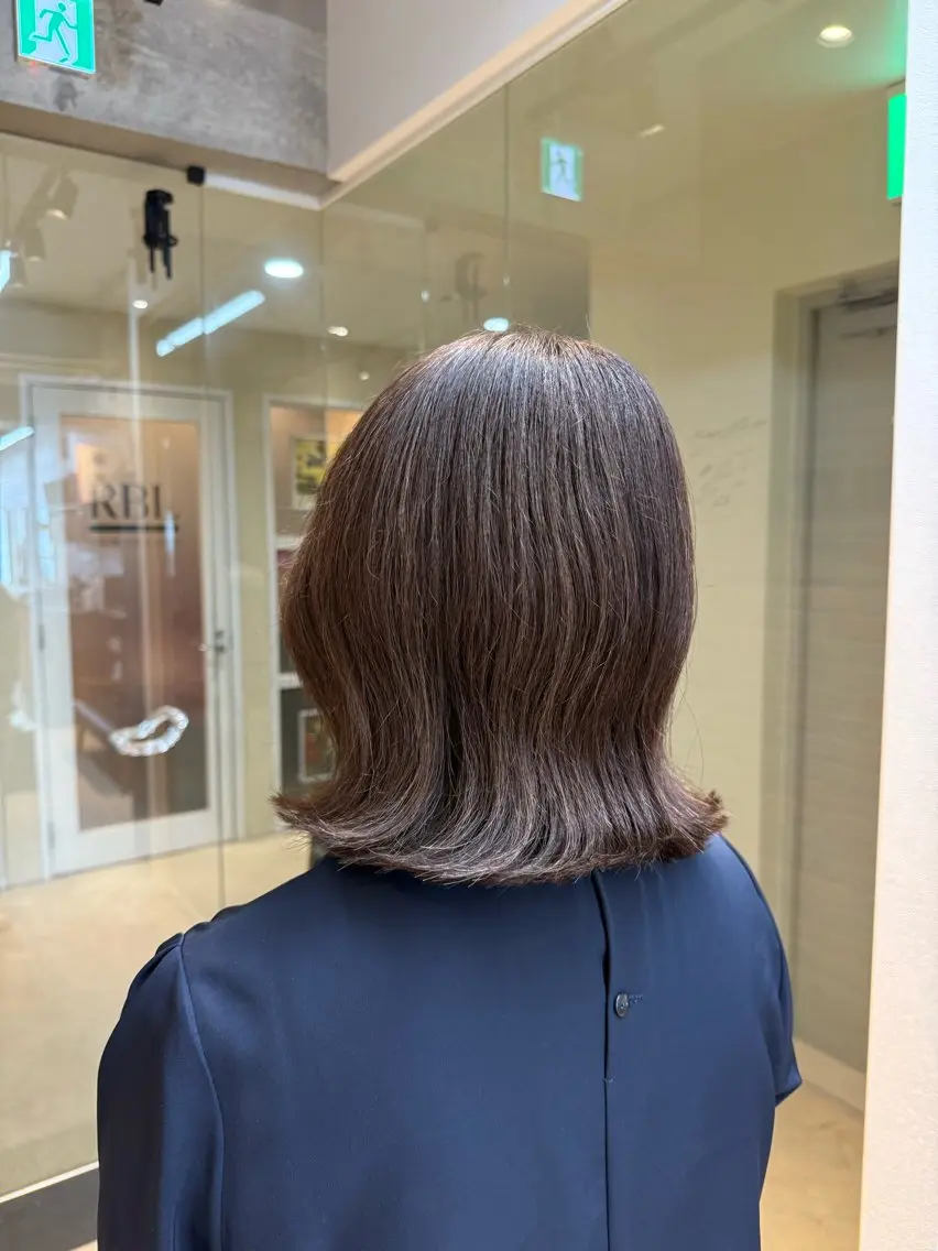 ミディアム カラー ブラウンカラー ショコラブラウン 外ハネヘア カット ヘアカラー 吉川 慶斗のヘアスタイル