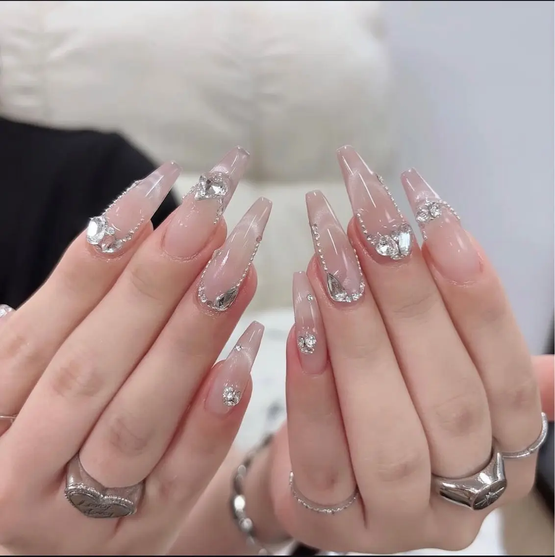 ネイル 長さ出し グラデーション キラキラネイル マグネットネイル ニュアンスネイル ハンドネイル Lee Ainのネイルデザイン