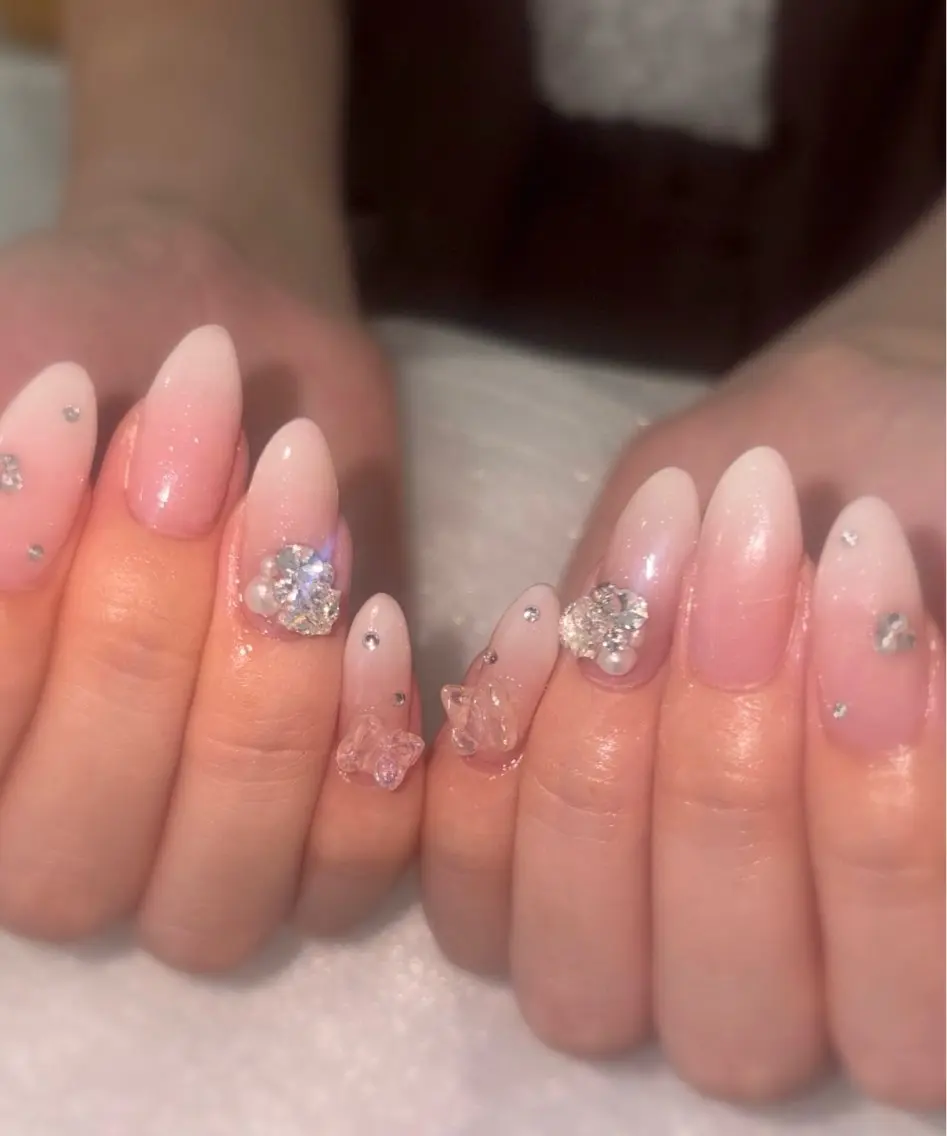 ネイル キラキラネイル ハンドネイル kaho  🧸🎀 RiLionのネイルデザイン