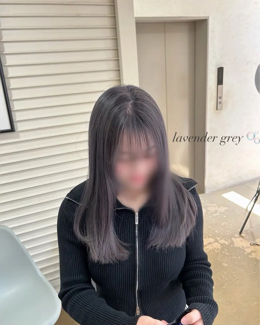 ミディアム 透明感カラー NAN AMI グレージュのヘアスタイル