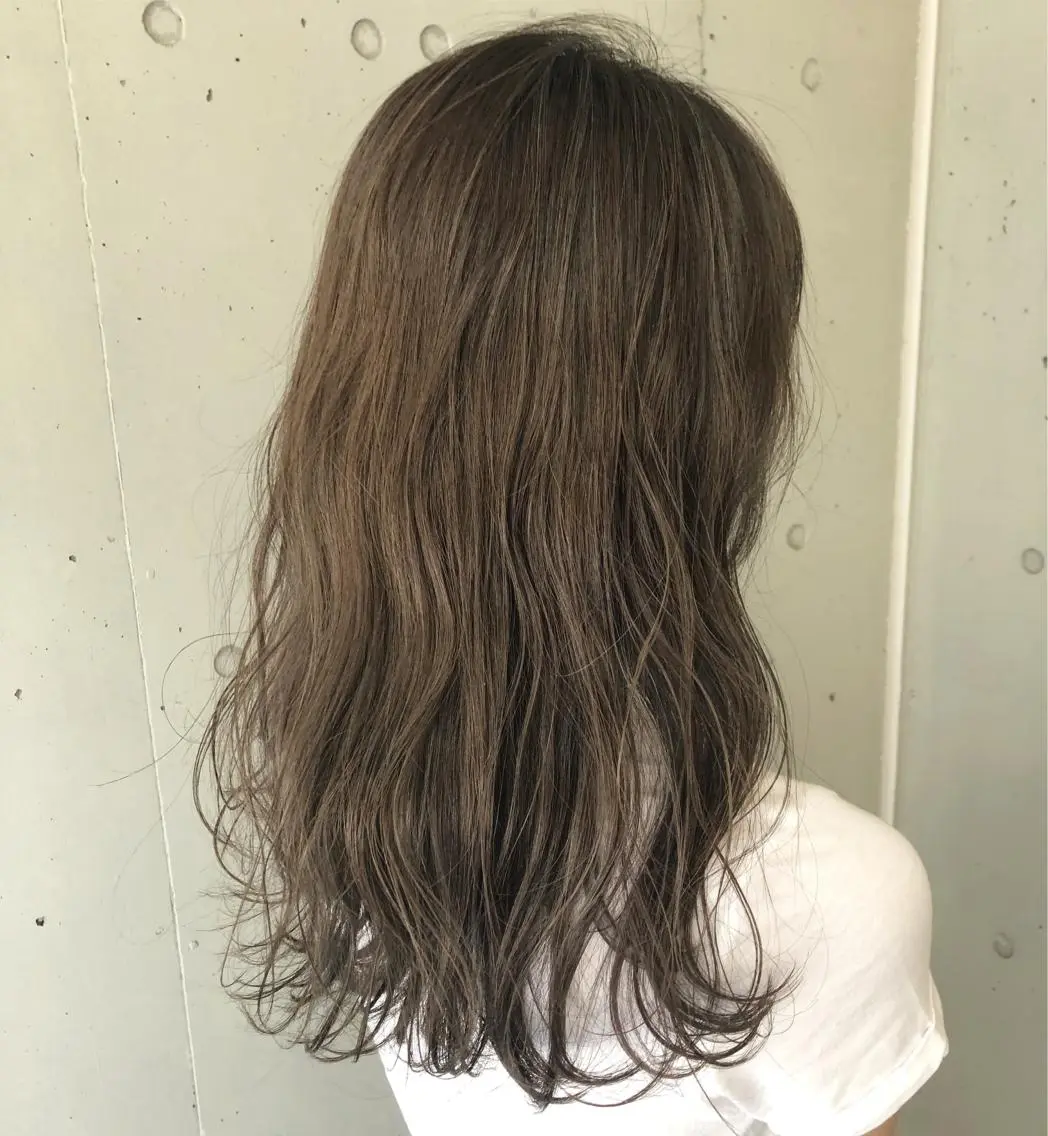 セミロング カラー パーマ ヘアアレンジ メンズ キッズ ネイル マツエク・マツパ グレージュ 新宿/髪質改善/ 美髪矯正✨浅江通友のヘアスタイル