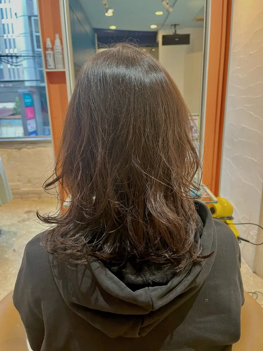 セミロング カット パーマ うしだ かおるのヘアスタイル