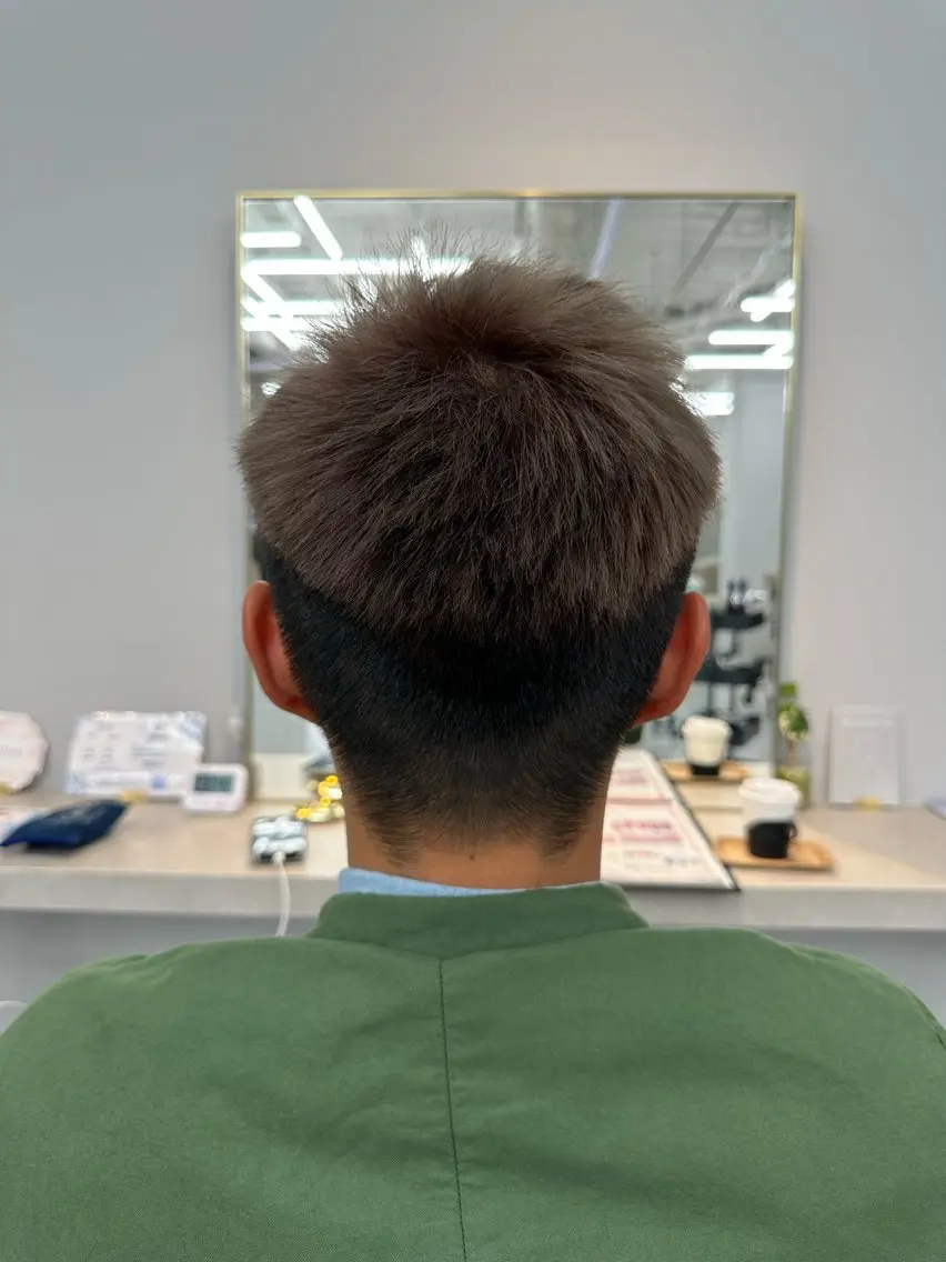 カラー ブリーチ 佐々木 玲のヘアスタイル