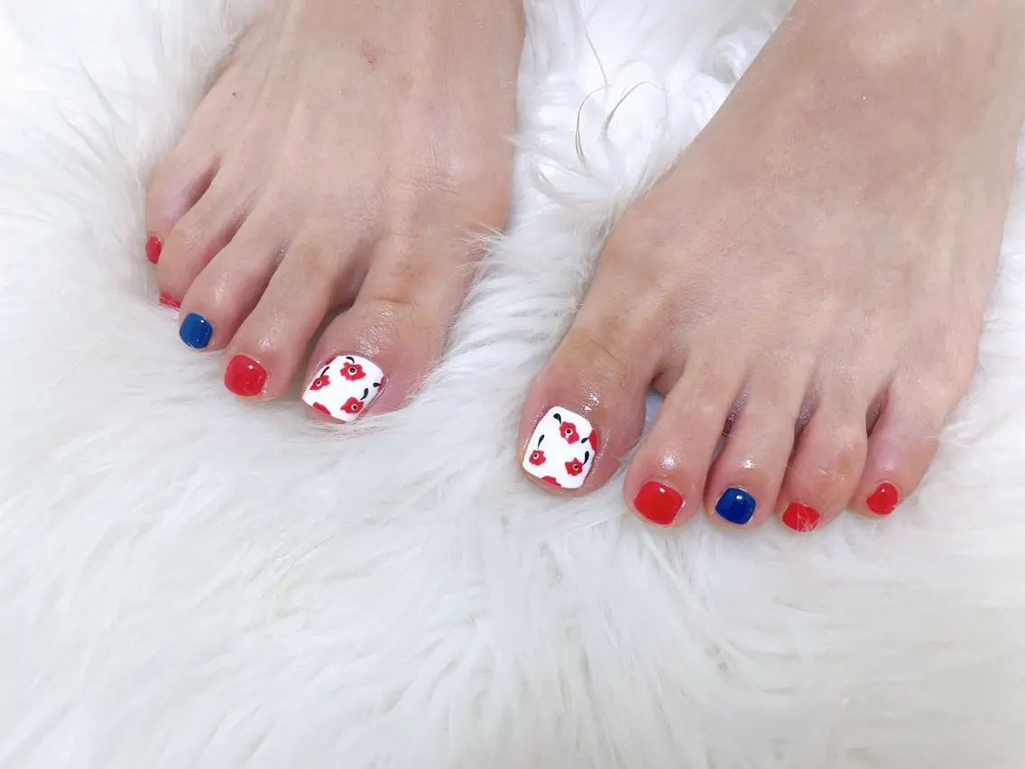 ネイル オーロラネイル フラワーネイル フットネイル フレンチネイル ジェルネイル mogunail &blowのネイルデザイン