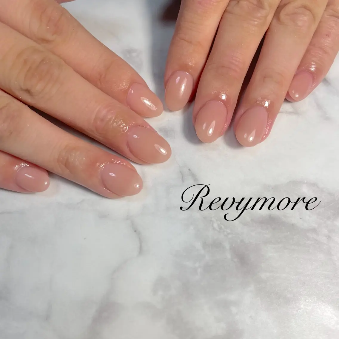 ネイル ジェルネイル キラキラネイル 韓国ネイル ニュアンスネイル オフィスネイル nail salon Revymoreのネイルデザイン