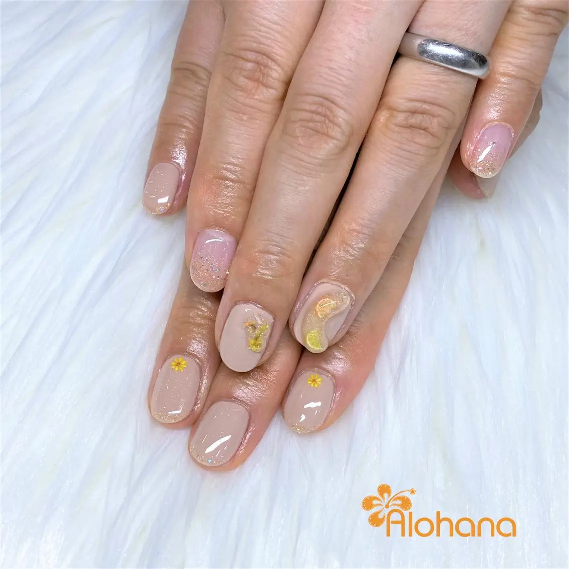 ネイル ぷっくりネイル 黄色 ハンドネイル Alohana Minaのネイルデザイン