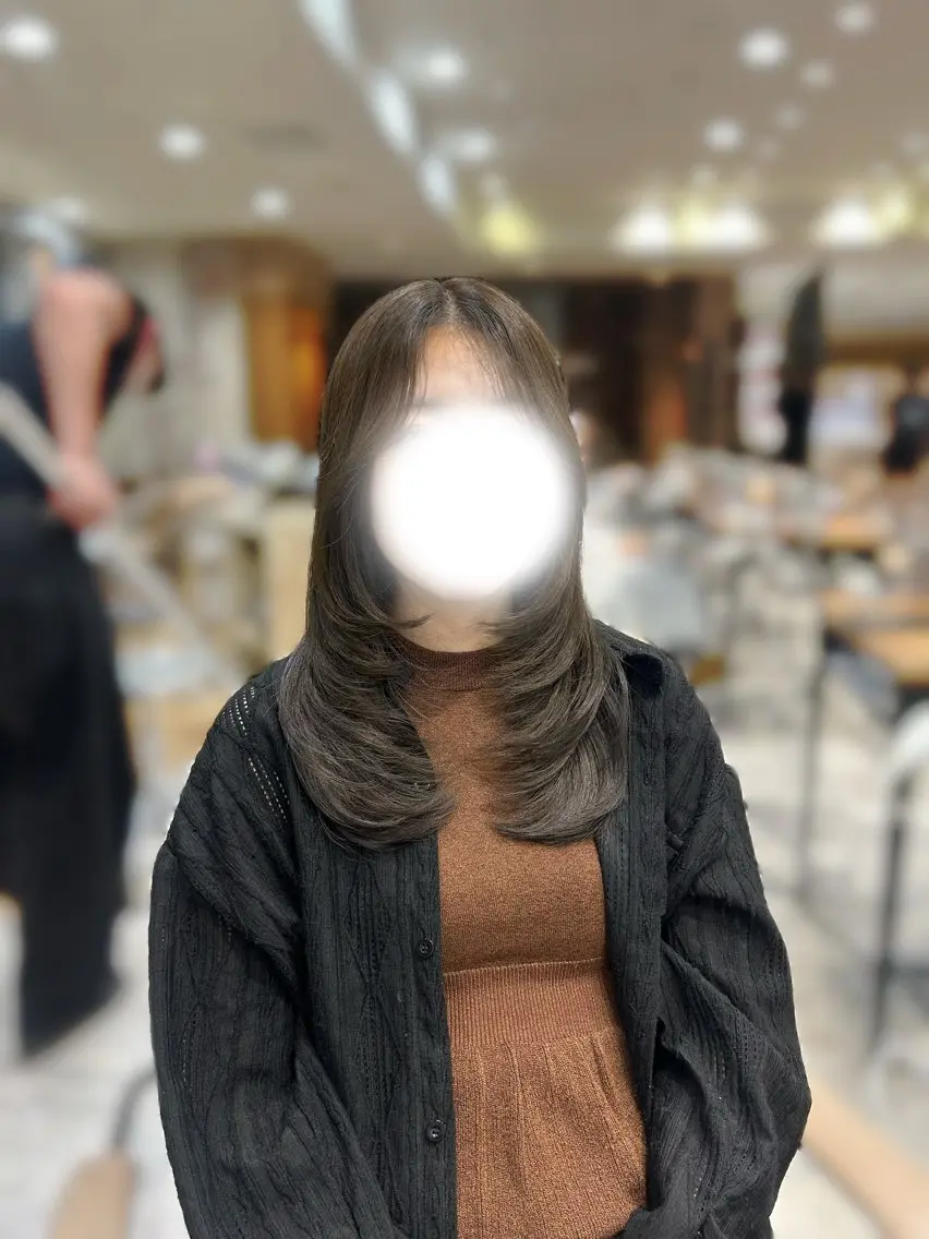 ロング カラー ベージュカラー オリーブベージュ レイヤーカット カット ヘアカラー 新宿/レイヤーカット /🫧祝迫愛艶のヘアスタイル