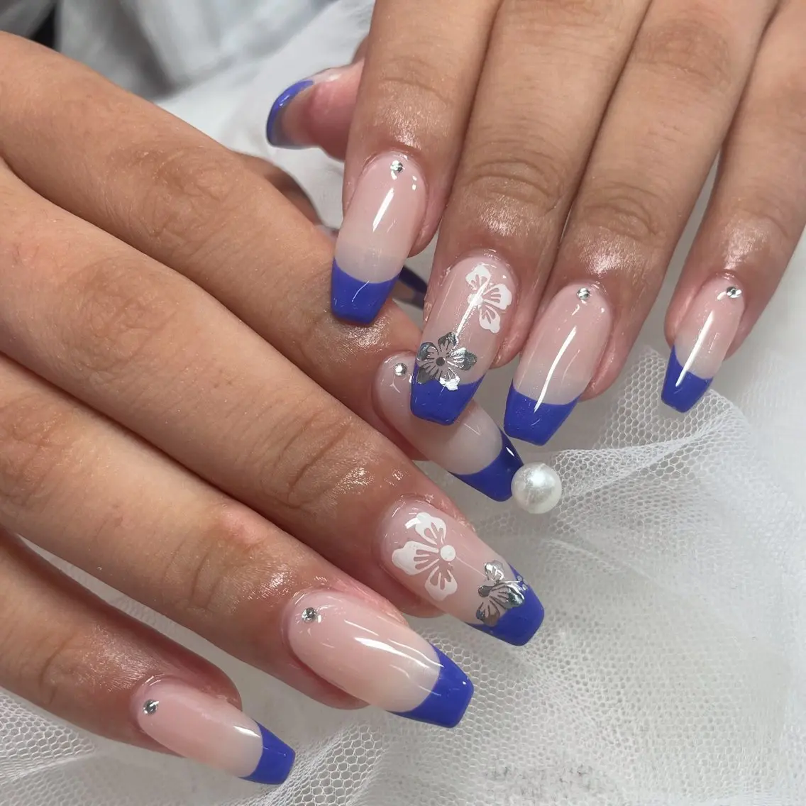 ネイル ブルー フレンチネイル ハンドネイル WOLTOKYO 渋谷/RIAのネイルデザイン