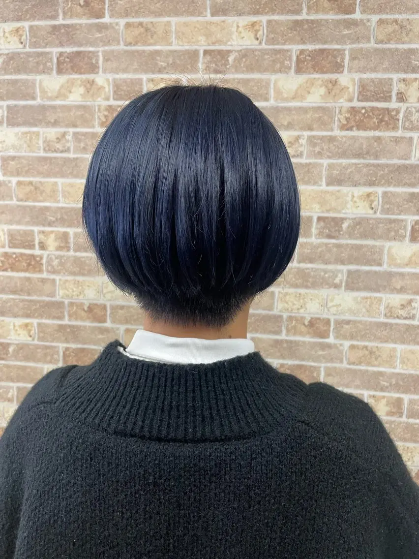 ショート カラー ブルーカラー ヘアカラー 徳留 もも花のヘアスタイル