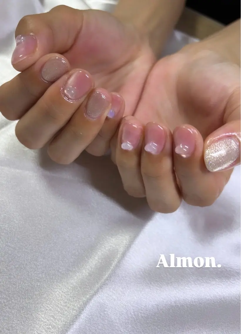 ネイル 𝐀𝐥𝐦𝐨𝐧 .のネイルデザイン