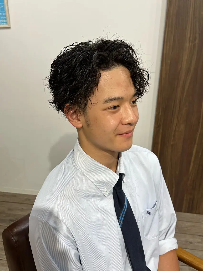 パーマ メンズ オールバック アップバング ビジネス カルマパーマ モヒカン メンズパーマ/メンズ カット　丹上俊弥のヘアスタイル