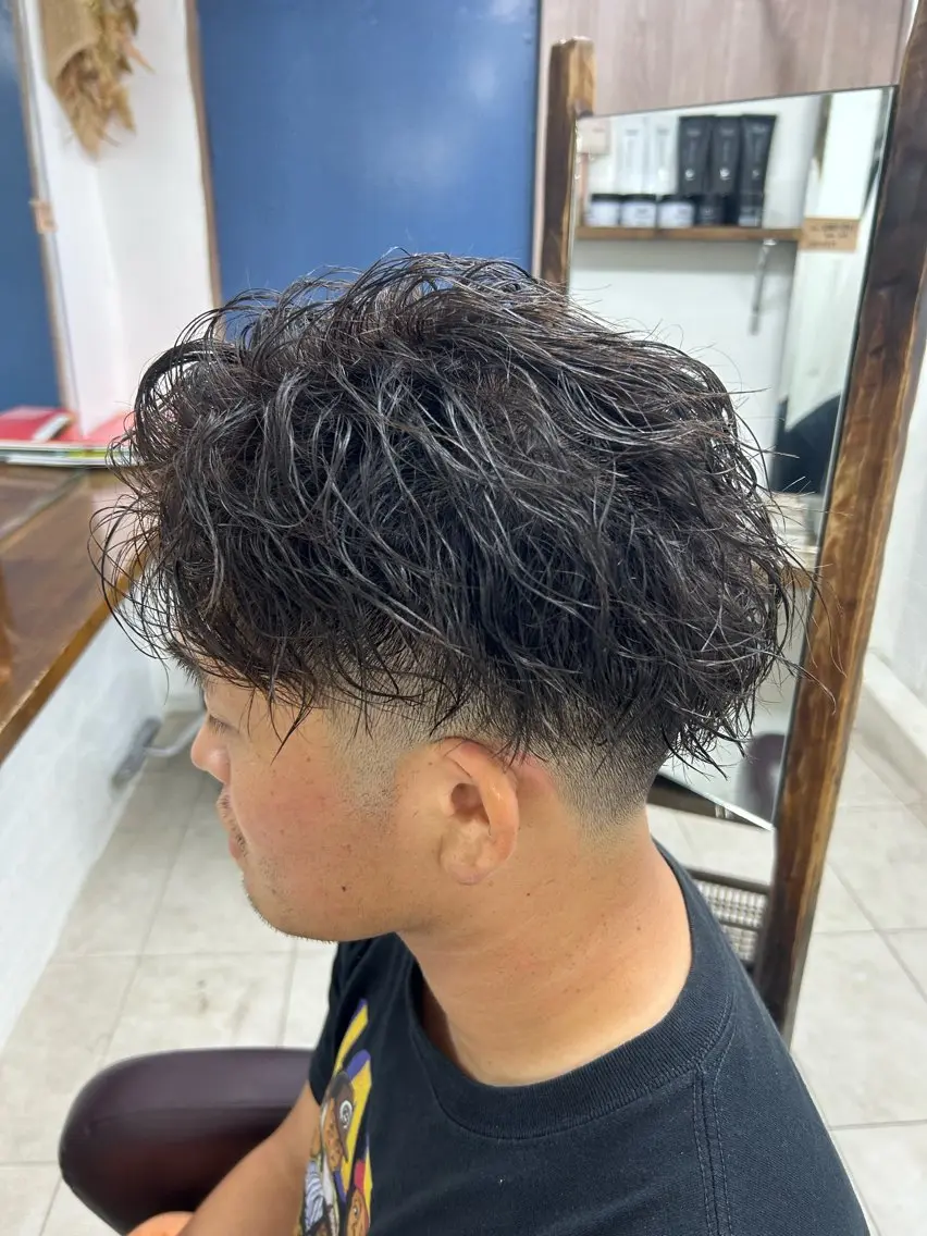 パーマ メンズ 最高級エクステ /羽エクステ白石宇由のヘアスタイル