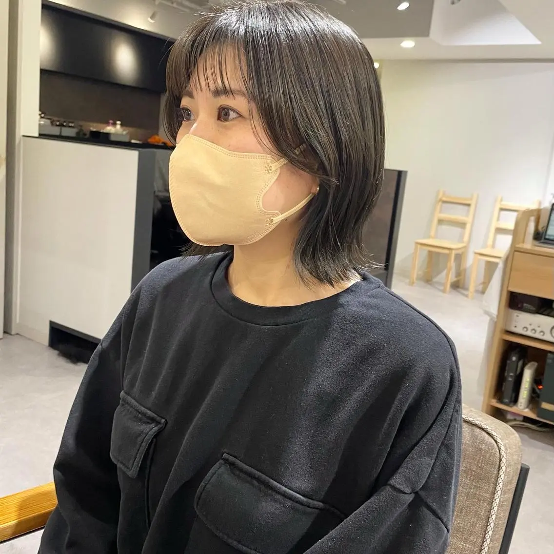 ショート カラー ボブ くびれヘア サイドバング 小顔カット メンズカット メンズパーマのヘアスタイル