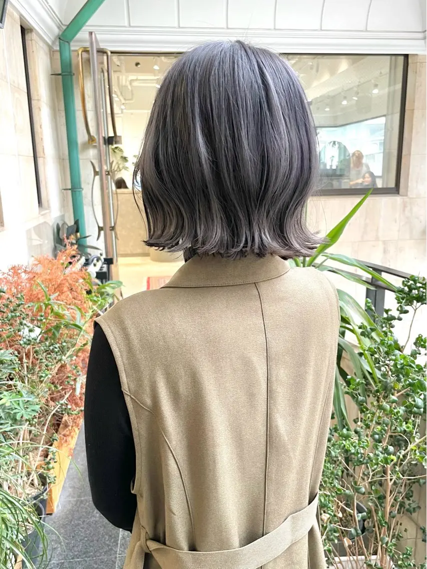 ショート カラー 切りっぱなしボブ ショートボブ ボブ 韓国風ヘア レイヤーカット アオガミ （前髪顔周りカット）のヘアスタイル