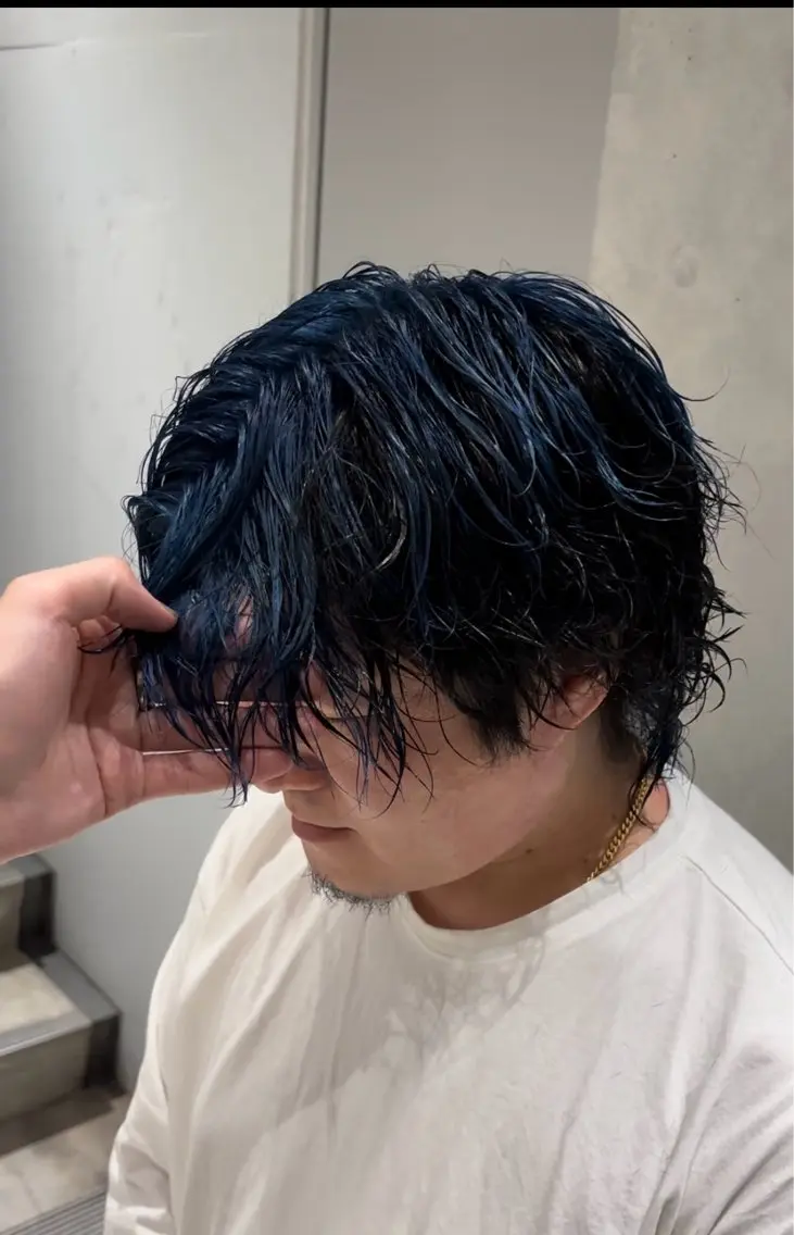 ショート カラー メンズ デザインカラー 落ちる黒 森崎雄斗のヘアスタイル