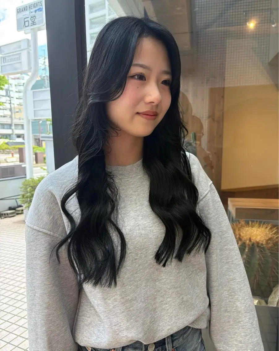 ロング カット ヘアカラー ナチュラル ｜ suzukaのヘアスタイル