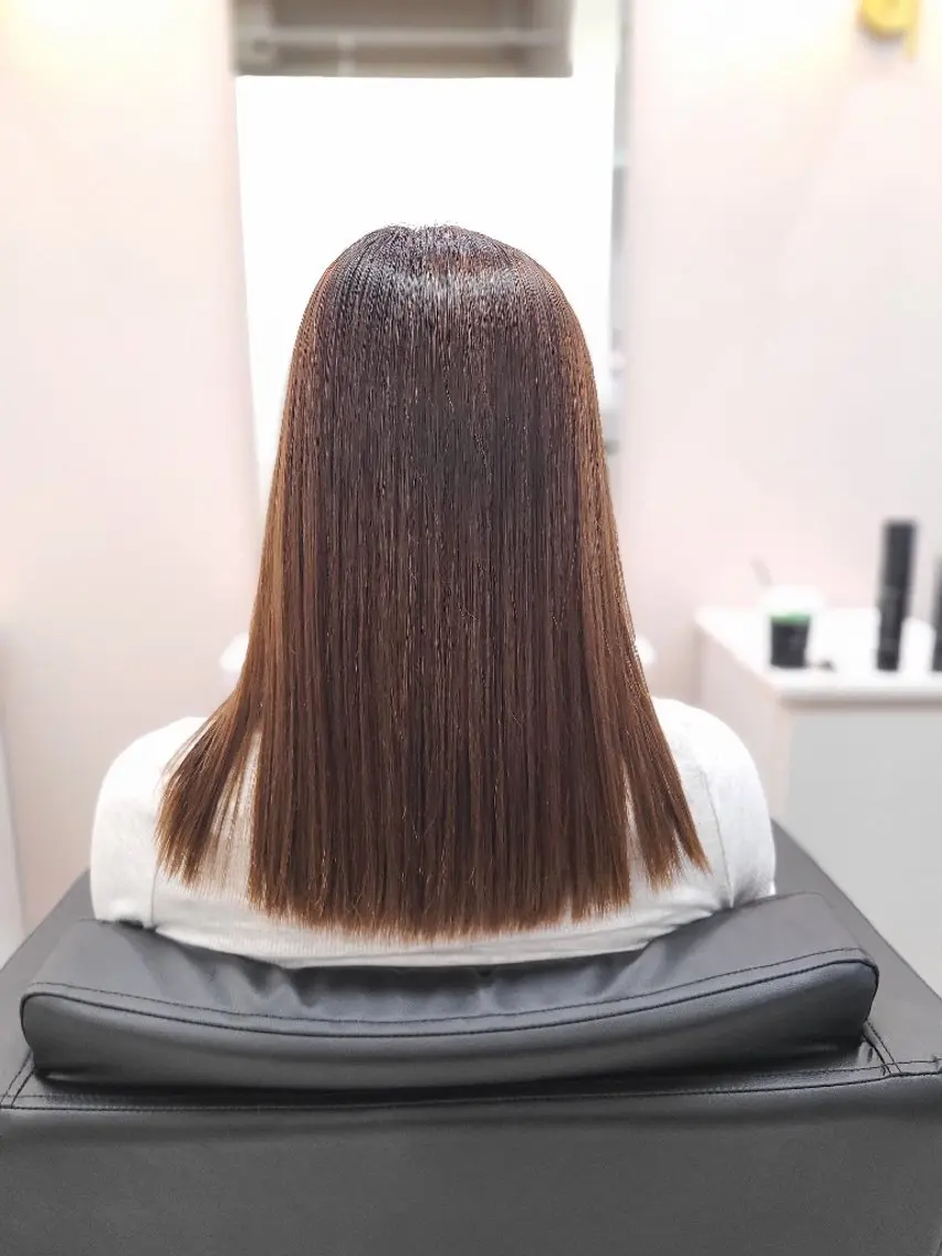 セミロング カット 桐島 令奈のヘアスタイル