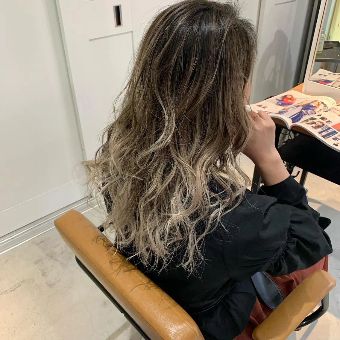 ロング カラー 韓国レイヤー×艶髪 ハイトーンRyukiのヘアスタイル