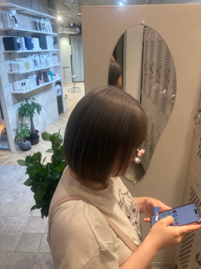 ショート ヘアカラー ハイトーン✖️ 縮毛矯正シュンペイのヘアスタイル