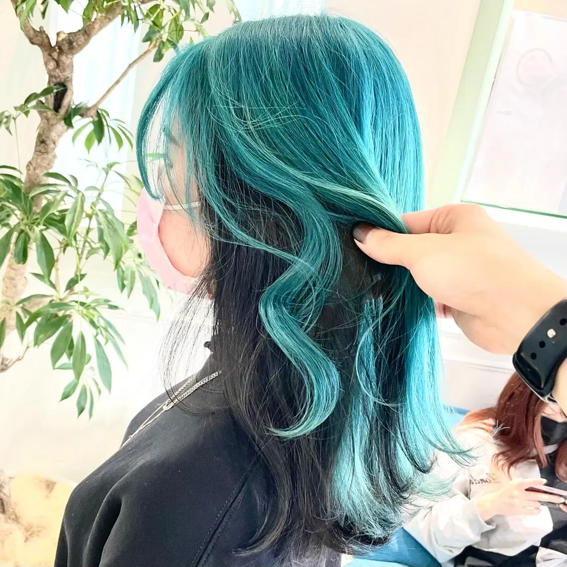 セミロング カラー ヘアアレンジ 🧸ハイトーン🧸 ゆっきー🧸のヘアスタイル