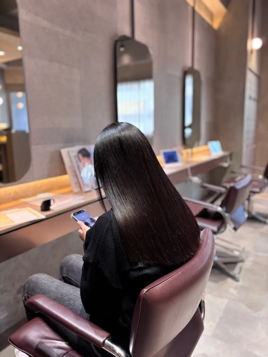 セミロング パーマ カット 縮毛矯正 トリートメント overhair : shinmaのヘアスタイル