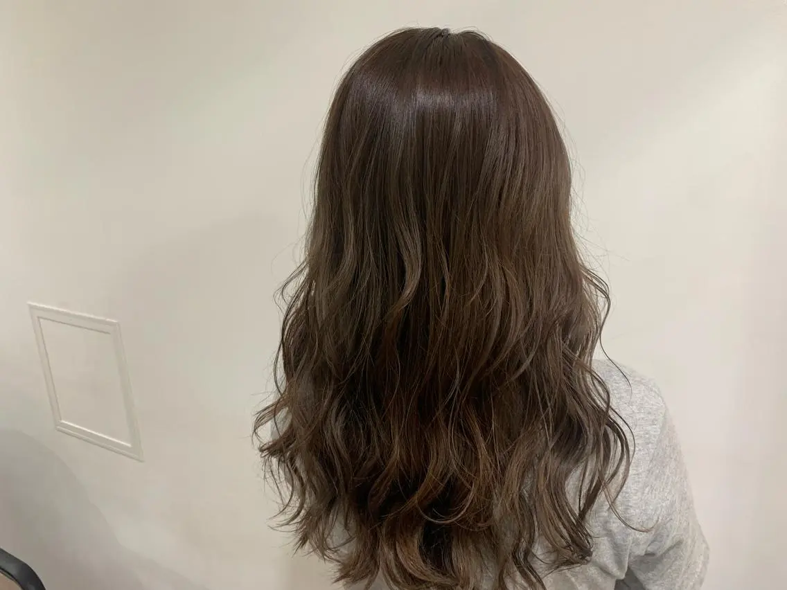 ロング カラー ブラウンカラー 透明感カラー カット ヘアカラー あべ ゆうかのヘアスタイル