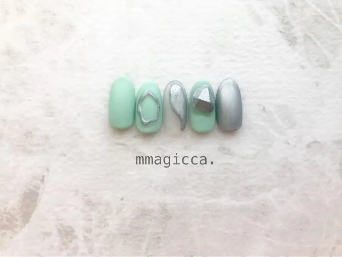 ネイル ジェルネイル mmagicca. 【 まじか. 】のネイルデザイン